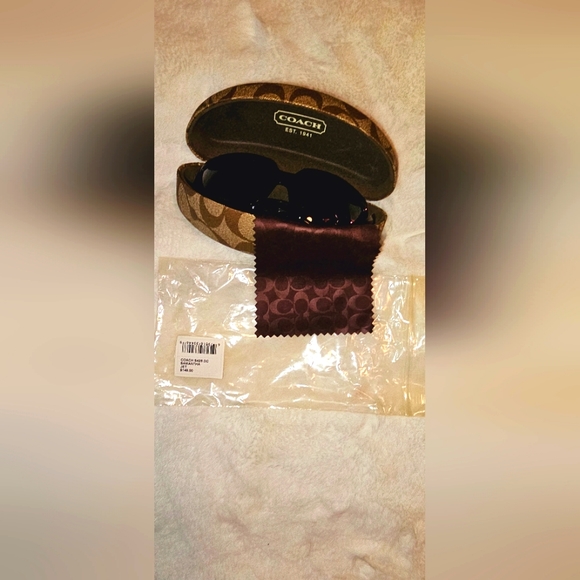 Coach NWT Samantha - Picture 2 of 3